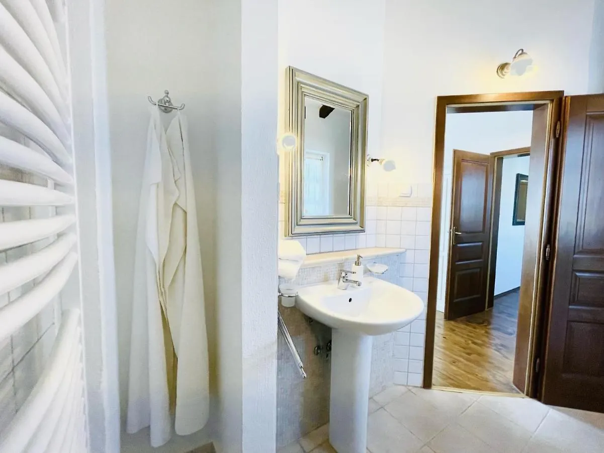 Liebevolle Villa Camelina Mit Privatpool Barat  Barat (Porec)